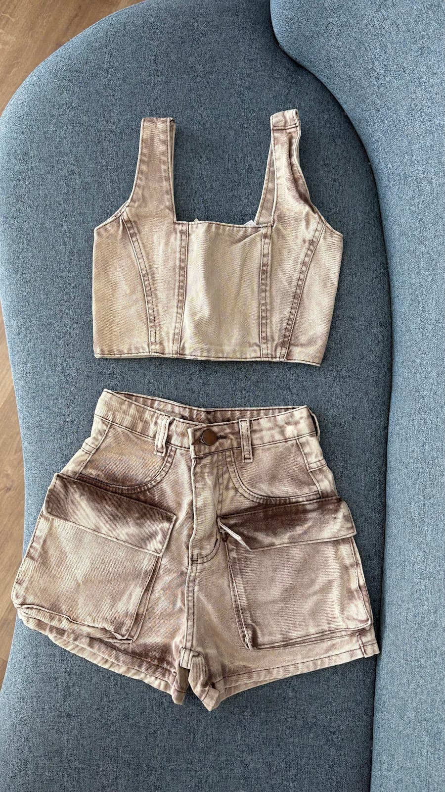 Conjunto Jeans Cropped e Shorts Cargo